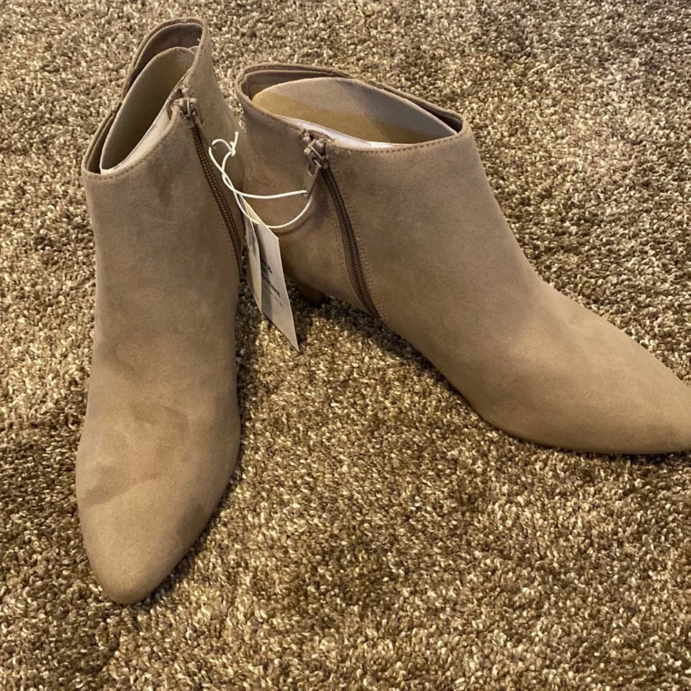 Old Navy Faux Suede Ankle Boots Taupe sz 9 NWT